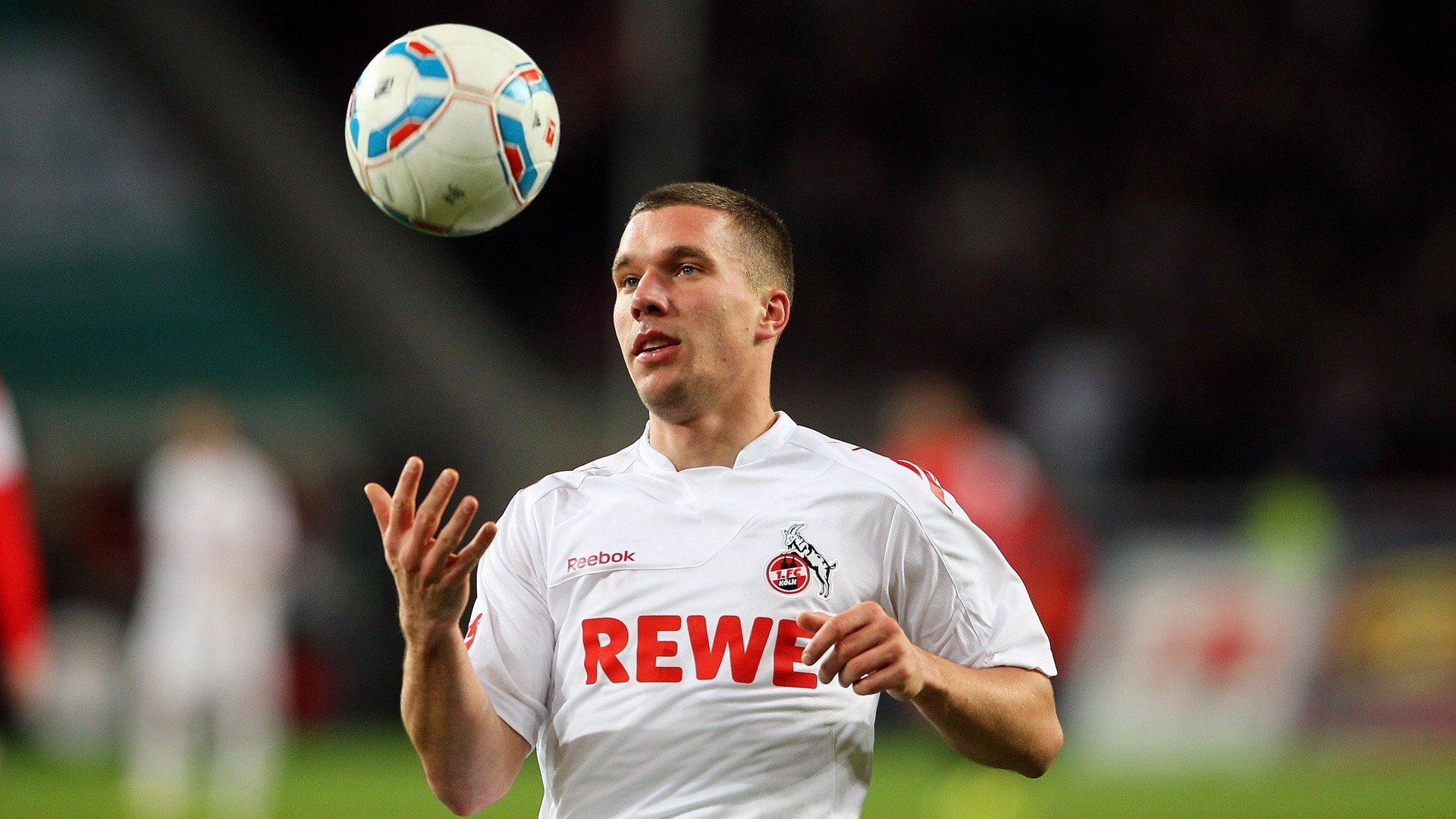 足球转会最新交易信息，2021足球转会市场最新动态